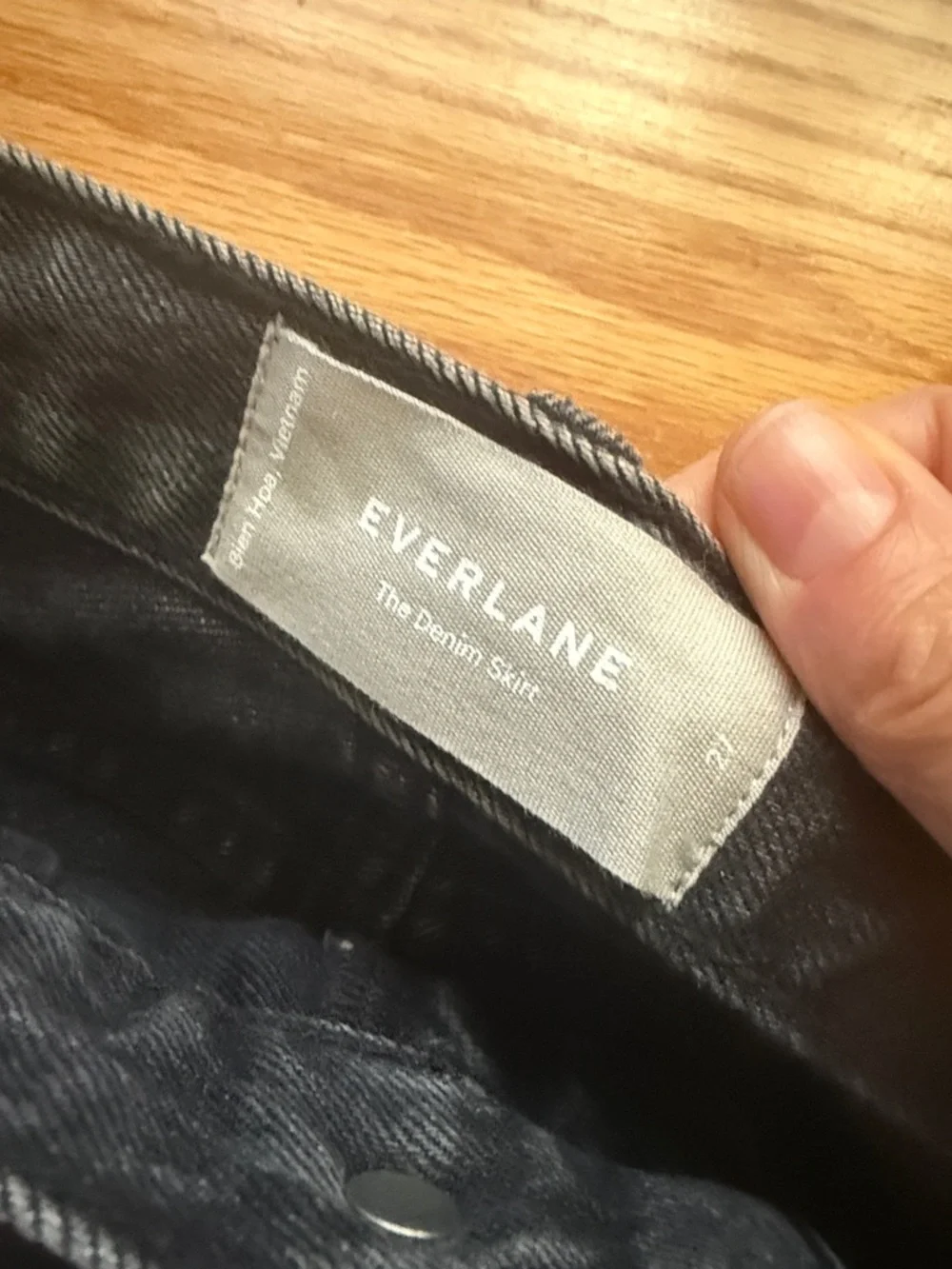EVERLANE The Denim Skirt in Washed‎ Black 27